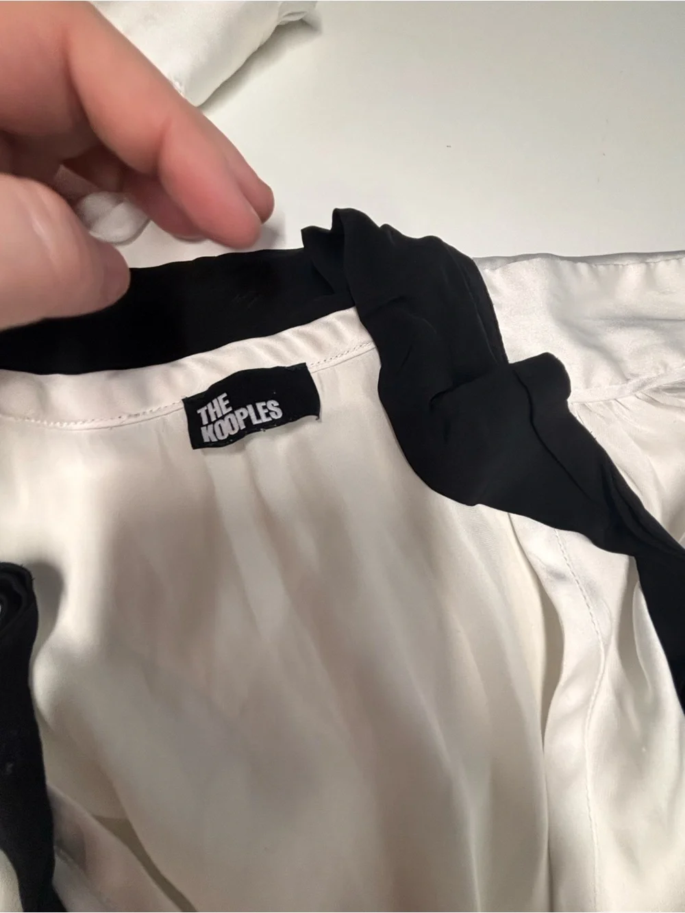 The Kooples White Fluid Button Down Blouse Black Tie Ruffle Cuff Size 3 / L - Picture 6 of 8